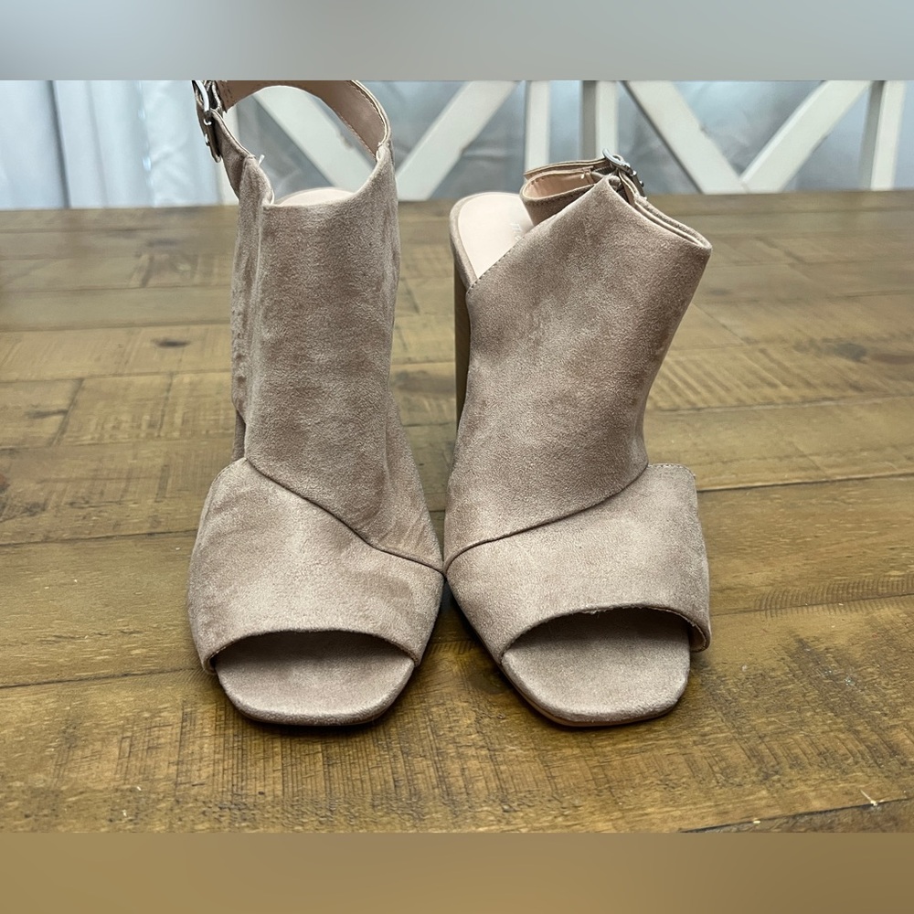 Women’s Madden Girl Tan Block Heels Size 9M - Picture 5 of 11